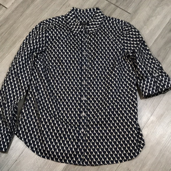 Talbots Dog & Ball Print 100% Cotton Navy Blue Long Sleeve Button Shirt size 8P - Picture 11 of 13